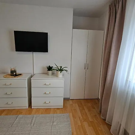 House Tinz - Cozy In A Quiet Location *