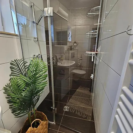 House Tinz - Cozy In A Quiet Location בית נופש