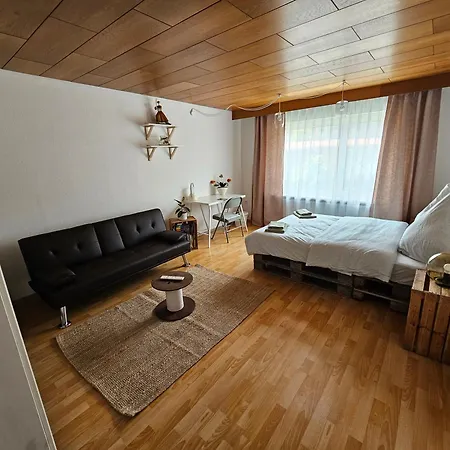 House Tinz - Cozy In A Quiet Location 度假居 *