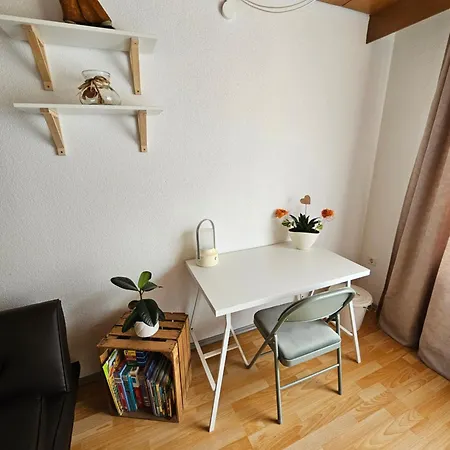 House Tinz - Cozy In A Quiet Location