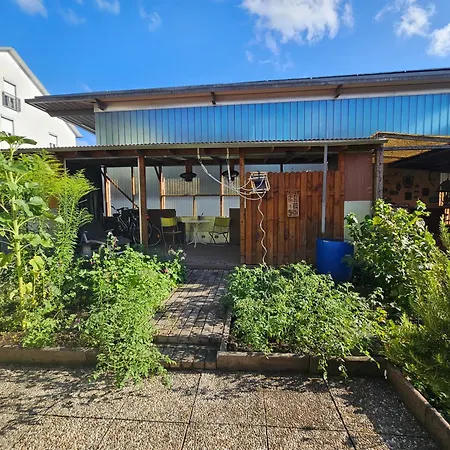 House Tinz - Cozy In A Quiet Location Holiday home