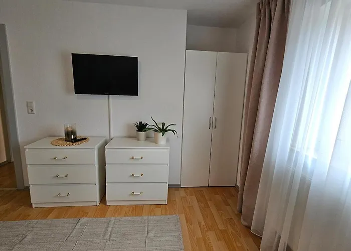 House Tinz - Cozy In A Quiet Location *