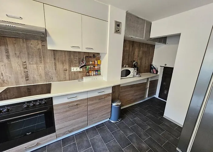 House Tinz - Cozy In A Quiet Location Vakantiehuis *